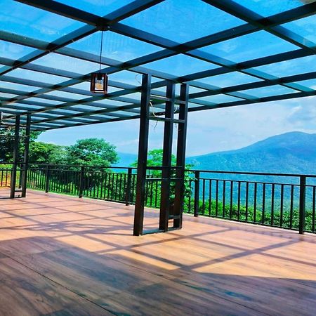 Karimb Resorts Vallikavungal Buitenkant foto