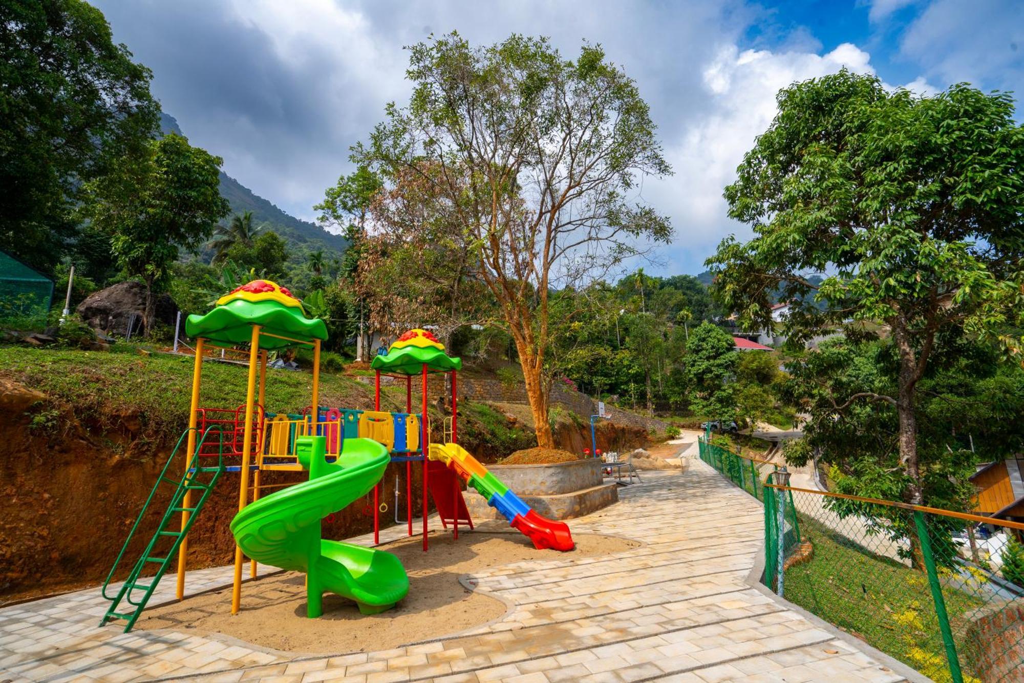 Karimb Resorts Vallikavungal Buitenkant foto