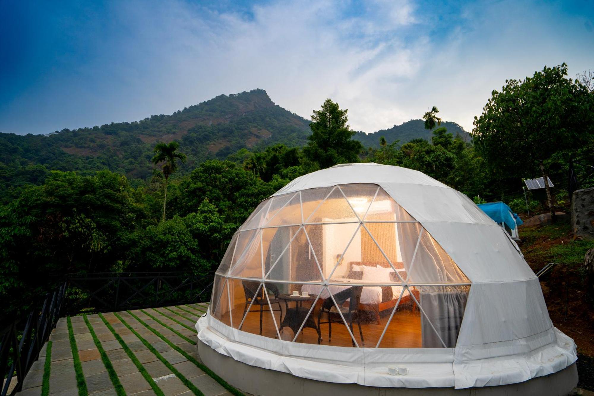 Karimb Resorts Vallikavungal Buitenkant foto