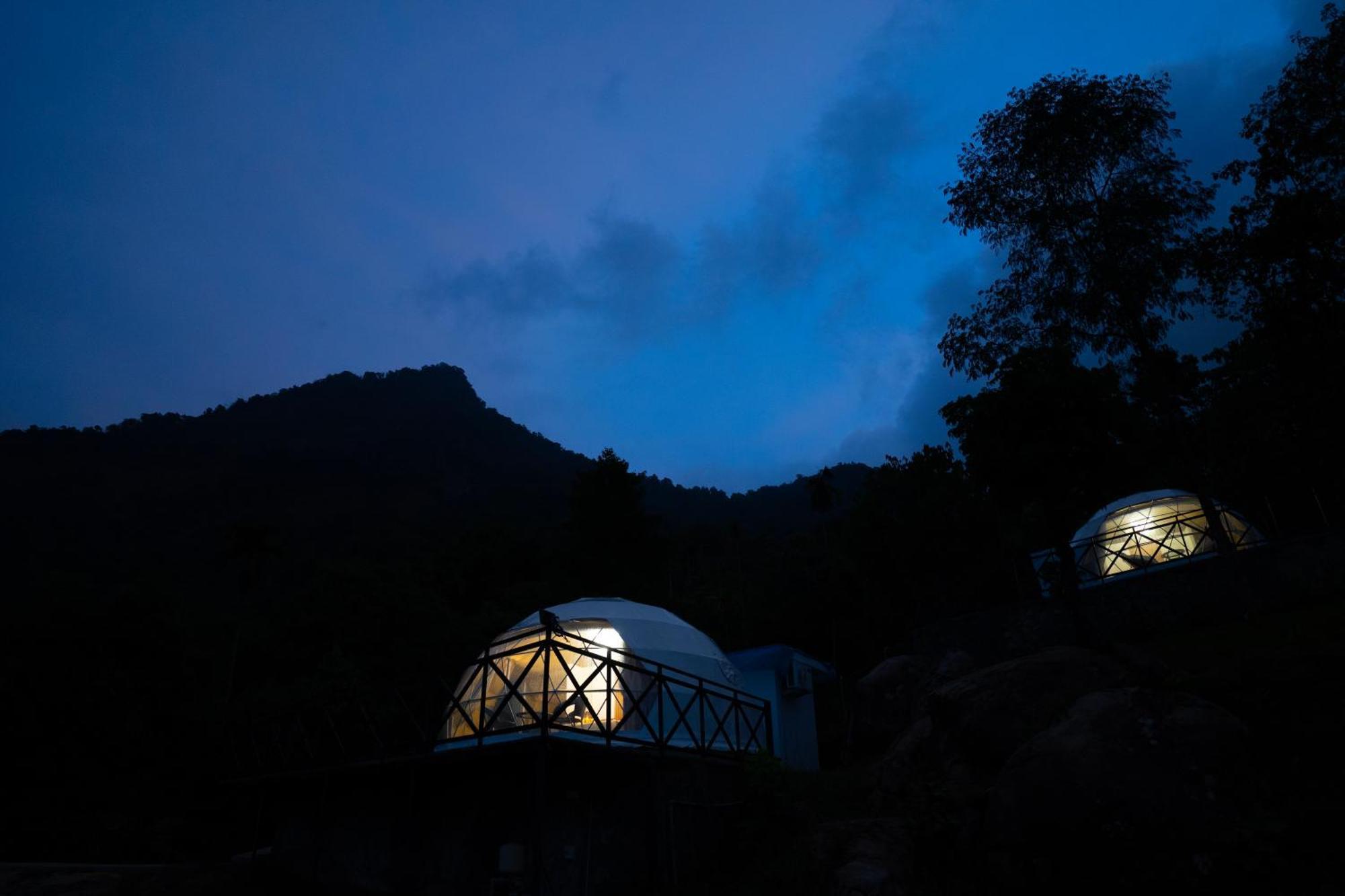 Karimb Resorts Vallikavungal Buitenkant foto