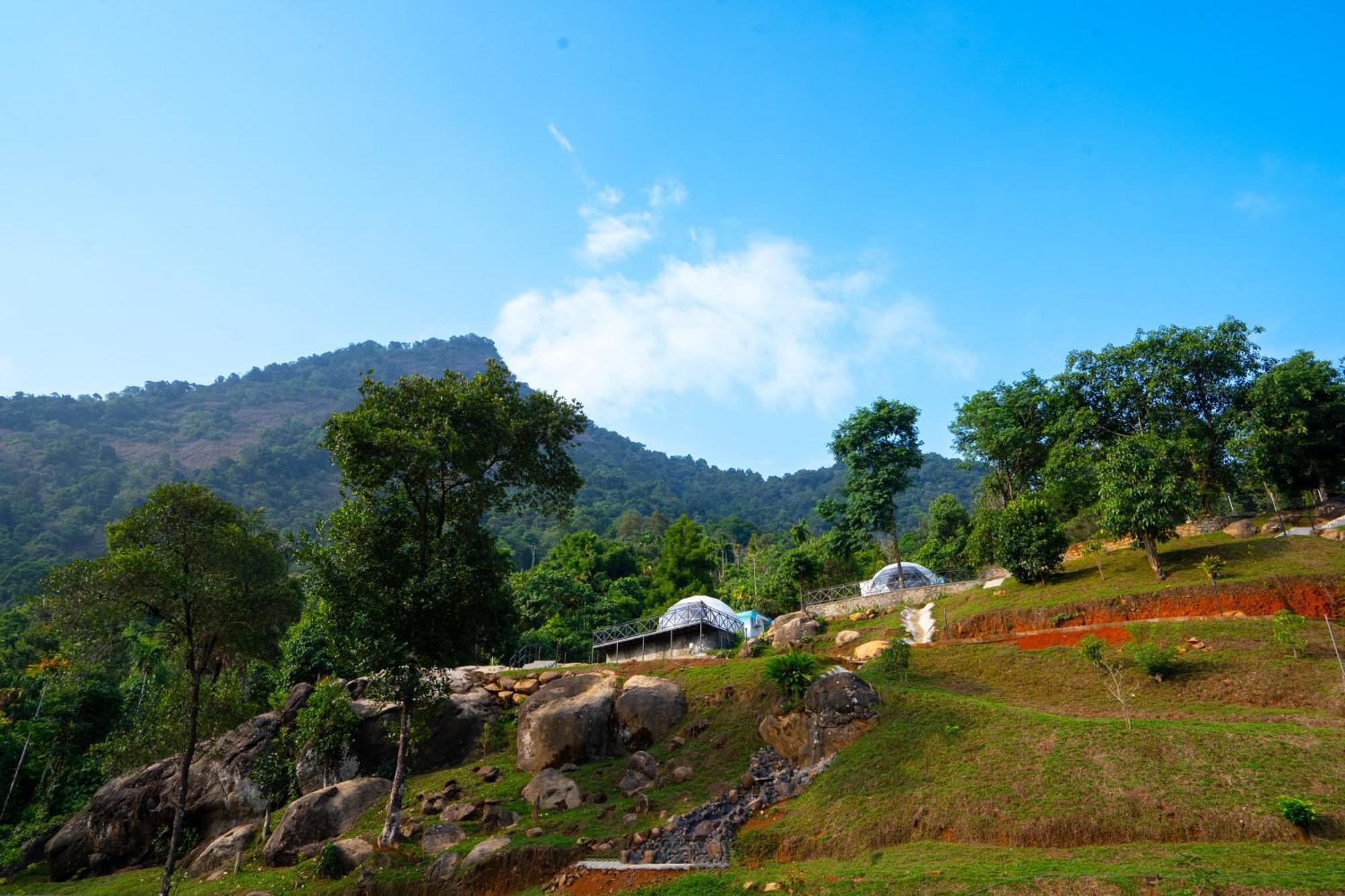 Karimb Resorts Vallikavungal Buitenkant foto