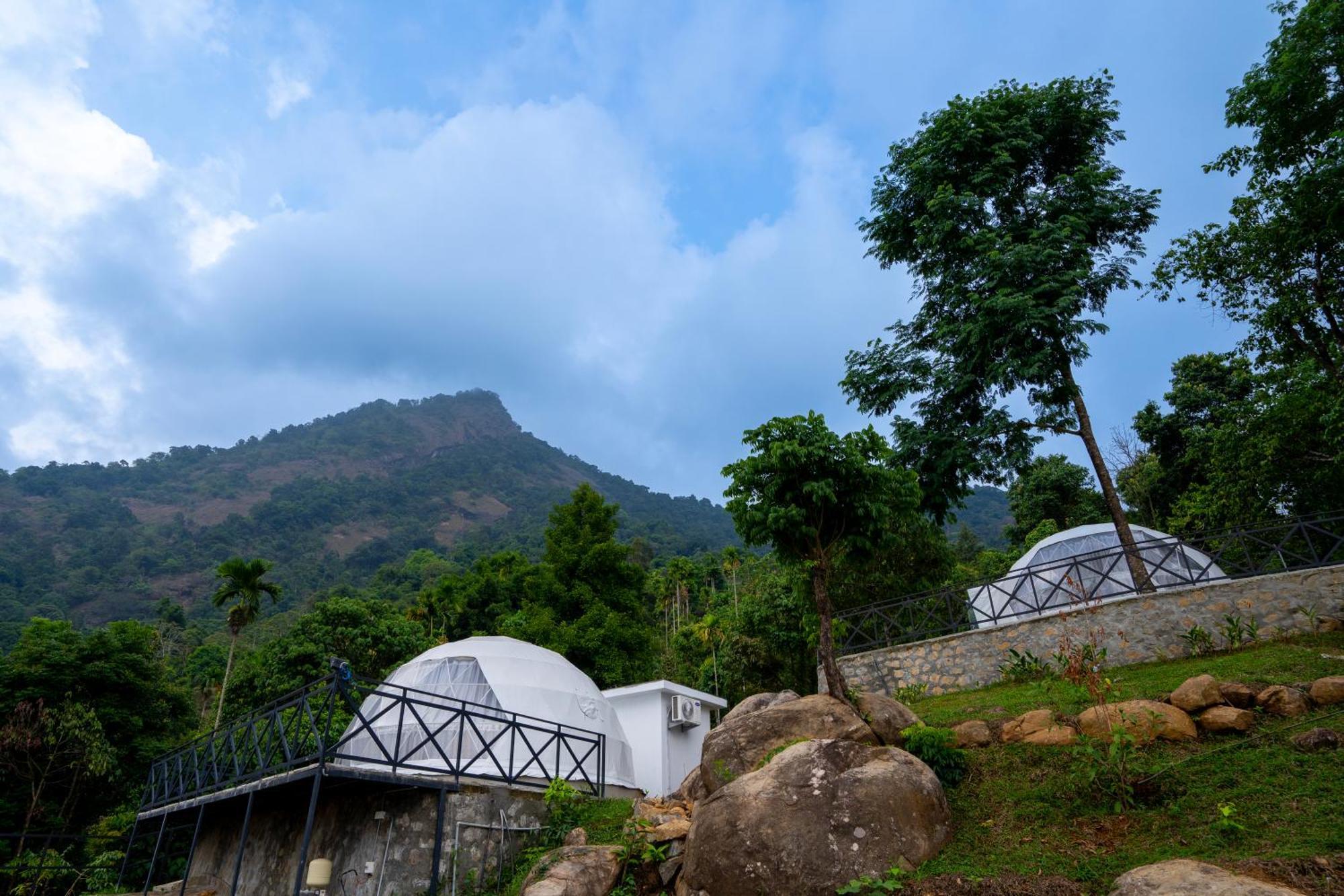 Karimb Resorts Vallikavungal Buitenkant foto