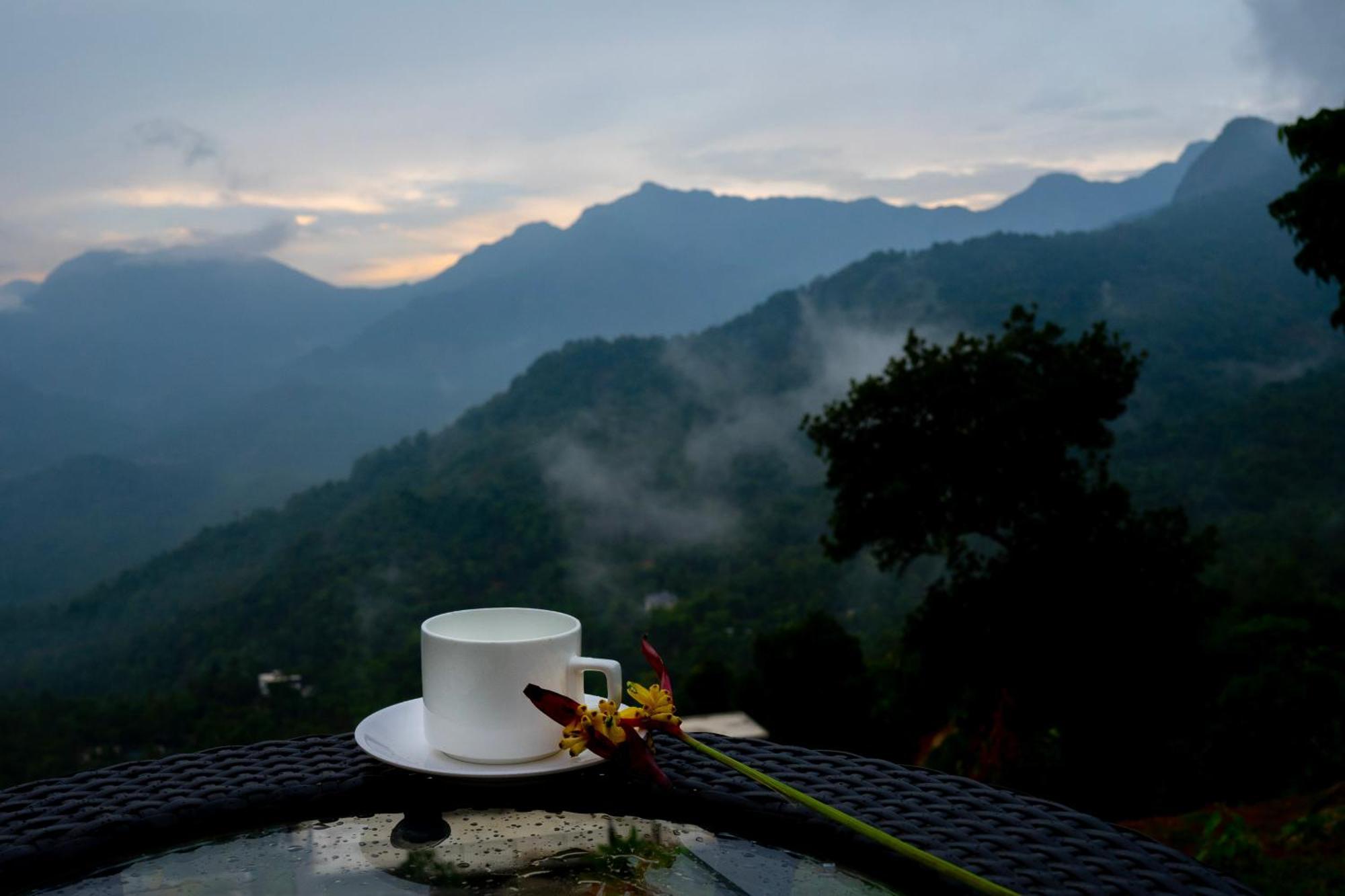 Karimb Resorts Vallikavungal Buitenkant foto