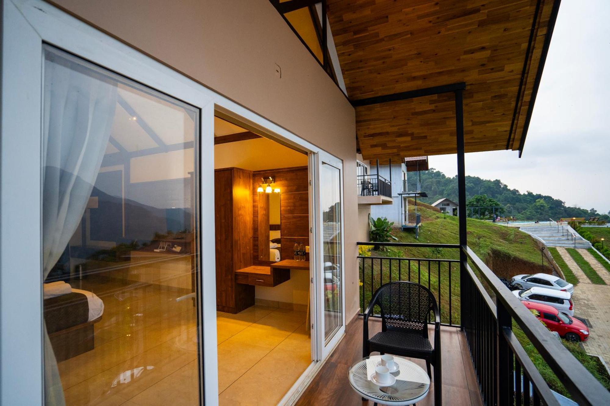 Karimb Resorts Vallikavungal Buitenkant foto