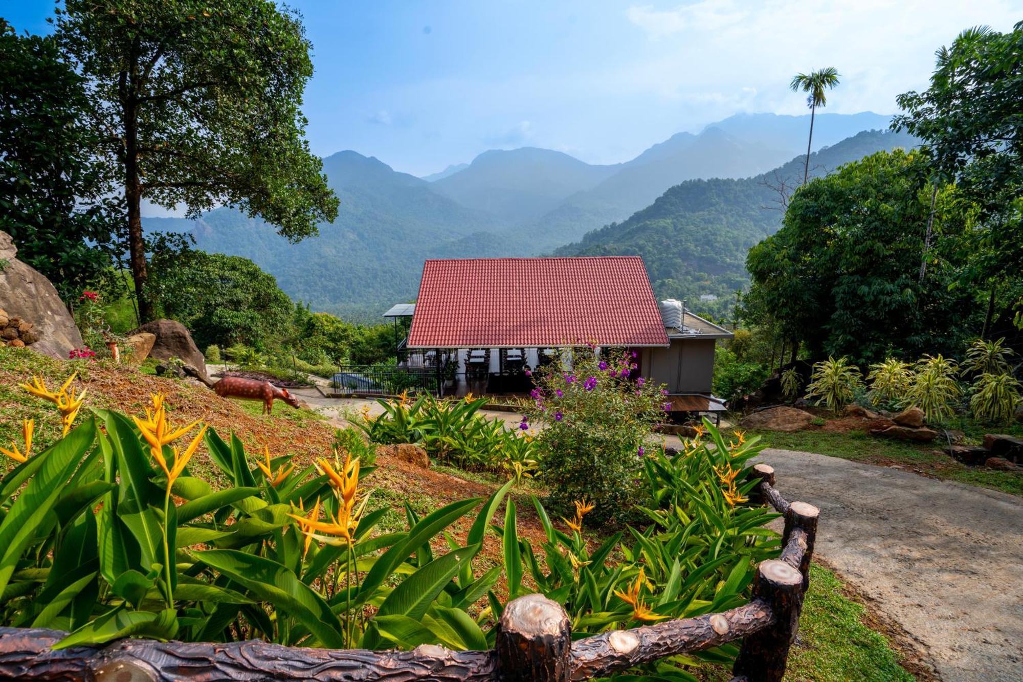 Karimb Resorts Vallikavungal Buitenkant foto
