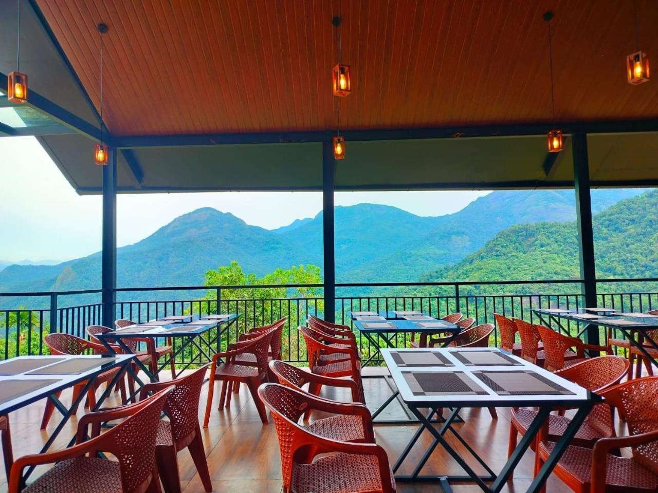 Karimb Resorts Vallikavungal Buitenkant foto