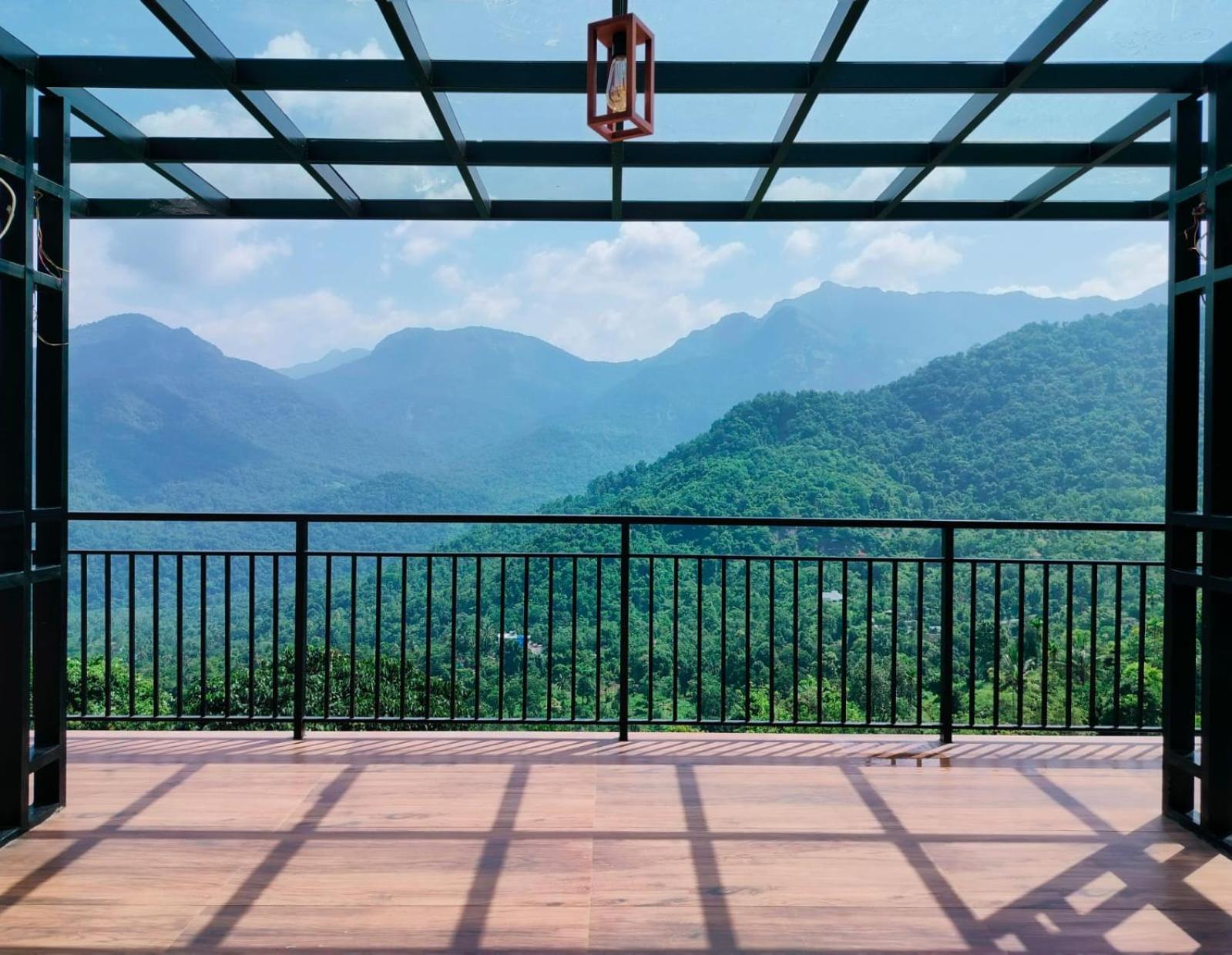 Karimb Resorts Vallikavungal Buitenkant foto
